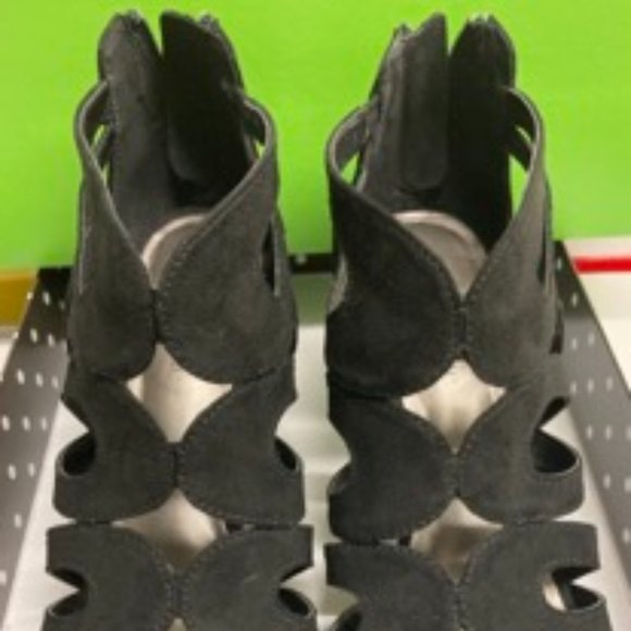 Kelly & Katie Black KK Dita 6/5 Sandals - Picture 2 of 8